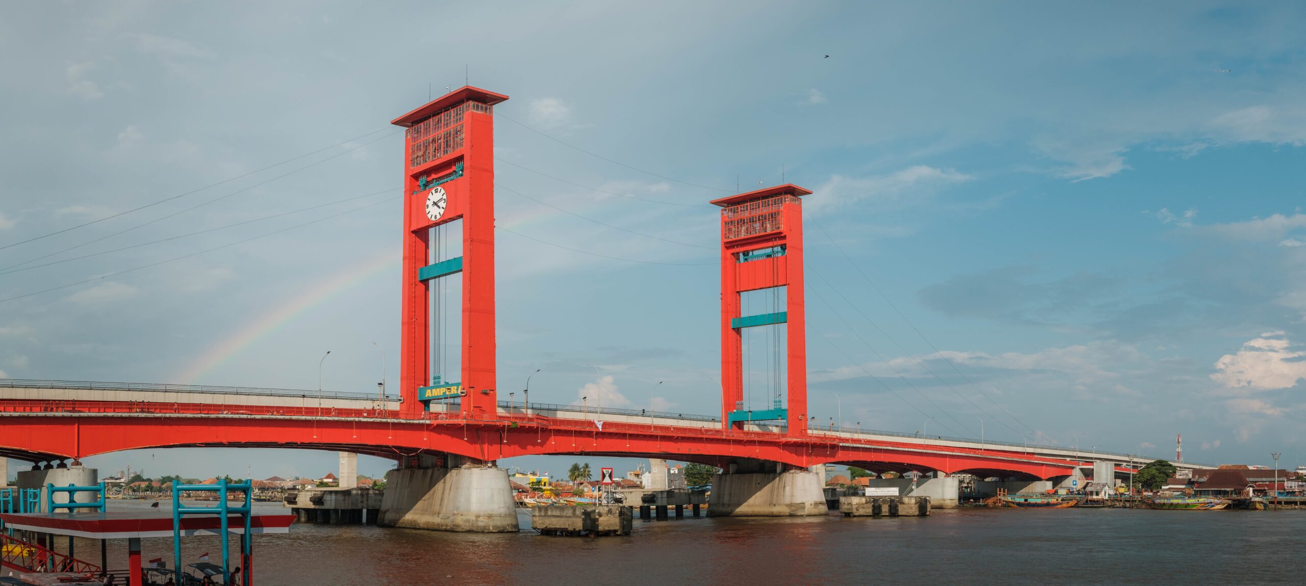 Sejarah Kota Palembang - Jembatan Ampera Ikonik